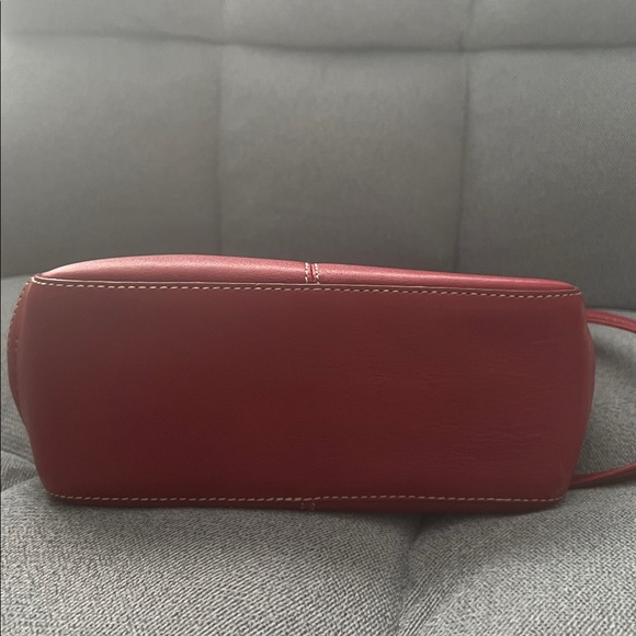 Fossil Deep Red Leather Zippered Purse - Picture 9 of 11